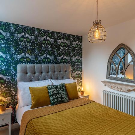 Luxury Chapel Apartment Within City Walls 切斯特 外观 照片