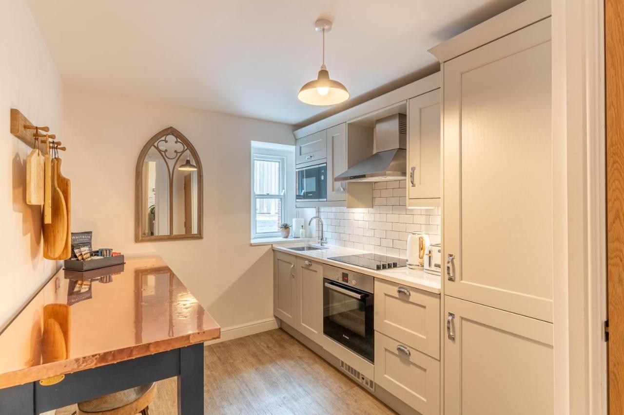 Luxury Chapel Apartment Within City Walls 切斯特 外观 照片
